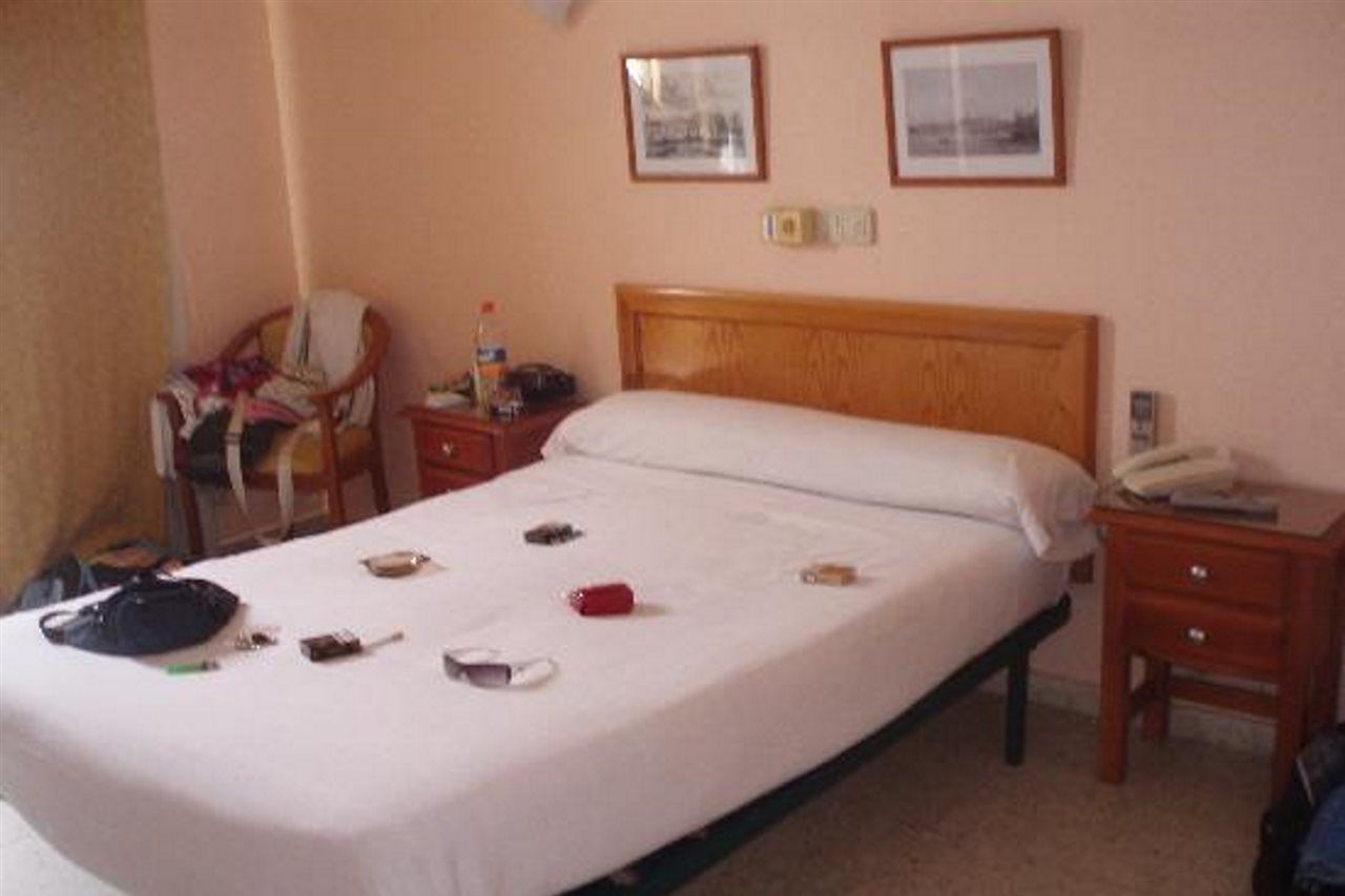 Hotel Cabello Torremolinos Exterior photo